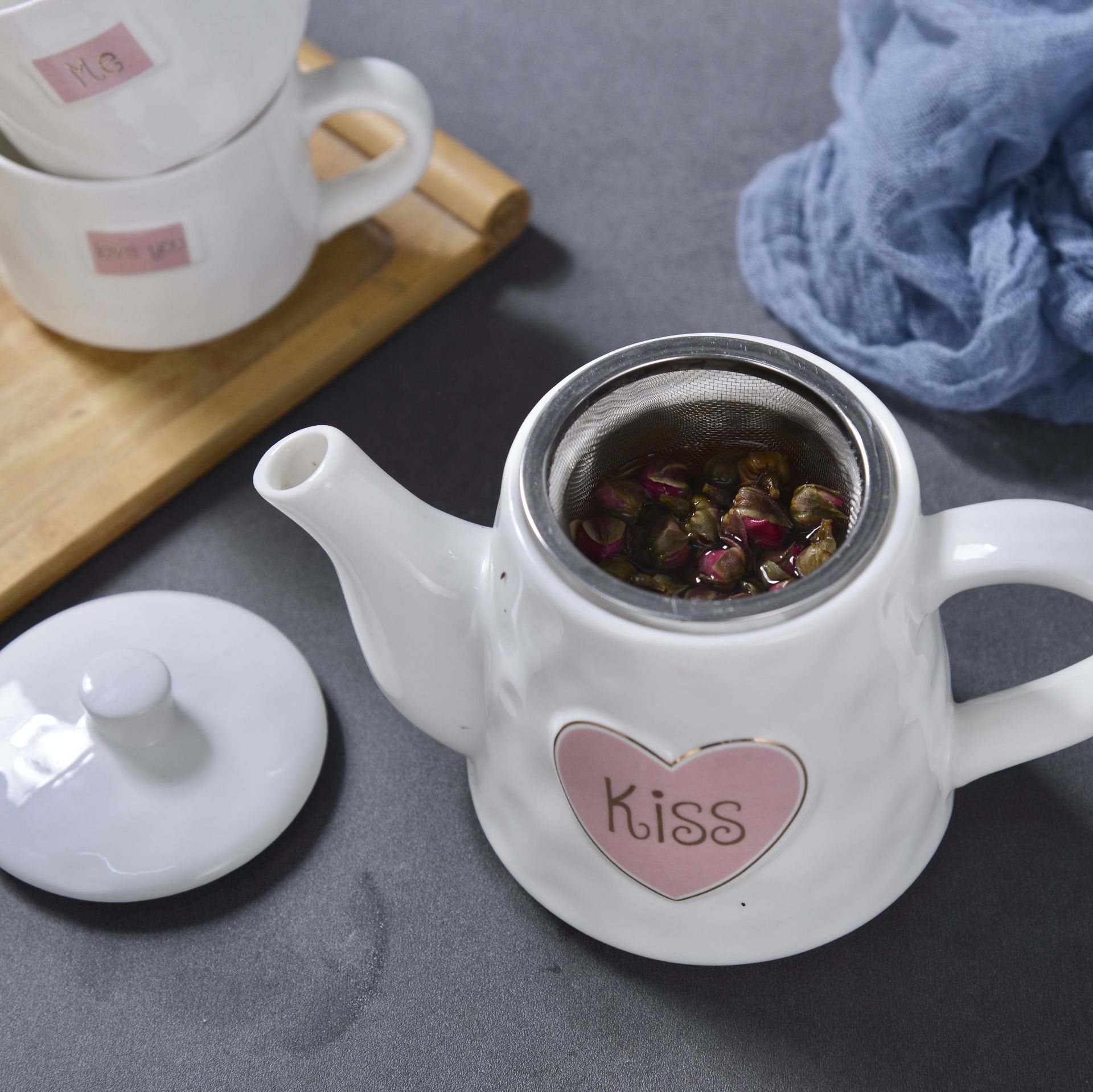 Creative Ceramic Snowman Rabbit Swan Tea Set Tea Cup Set Travel One Pot Two Cups Gift Logo Customization