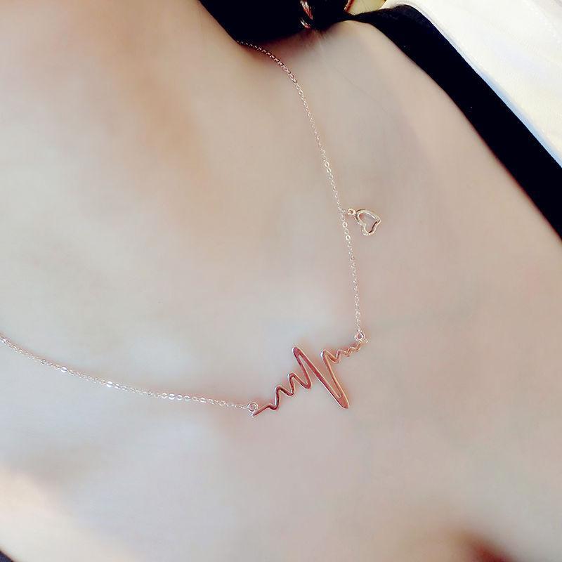Rose Gold Swan Japanese and Korean Simplicity and Personality Necklace Female Fashion Net Red Temperament Clavicle Chain Diamond Sexy Pendant Necklace Rose Gold Swan Japanese and Korean Simplicity and Personality Necklace Female Fashion Net Red Temperament Clavicle Chain Diamond Sexy Pendant Necklace