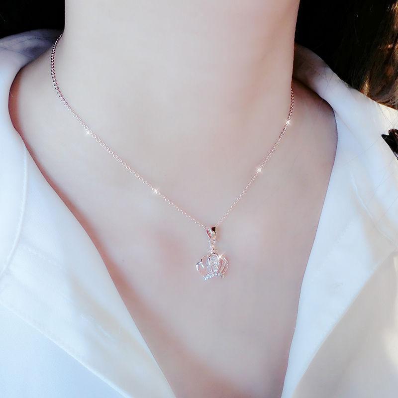 Rose Gold Swan Japanese and Korean Simplicity and Personality Necklace Female Fashion Net Red Temperament Clavicle Chain Diamond Sexy Pendant Necklace Rose Gold Swan Japanese and Korean Simplicity and Personality Necklace Female Fashion Net Red Temperament Clavicle Chain Diamond Sexy Pendant Necklace
