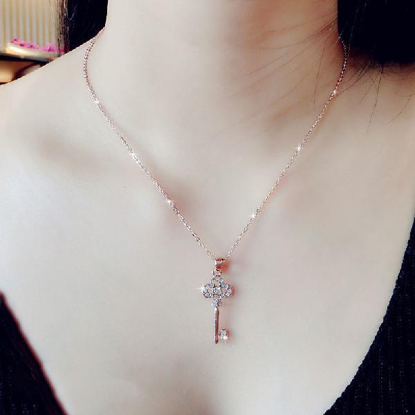 Rose Gold Swan Japanese and Korean Simplicity and Personality Necklace Female Fashion Net Red Temperament Clavicle Chain Diamond Sexy Pendant Necklace Rose Gold Swan Japanese and Korean Simplicity and Personality Necklace Female Fashion Net Red Temperament Clavicle Chain Diamond Sexy Pendant Necklace