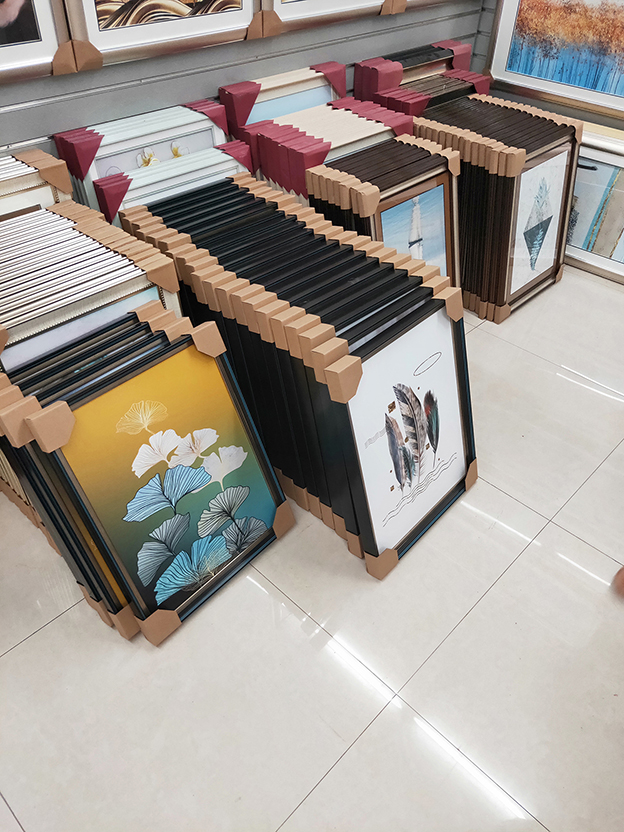 Factory Direct Sales Customized All Kinds of Photo Frame Wholesale Decorative Painting Frame Painting