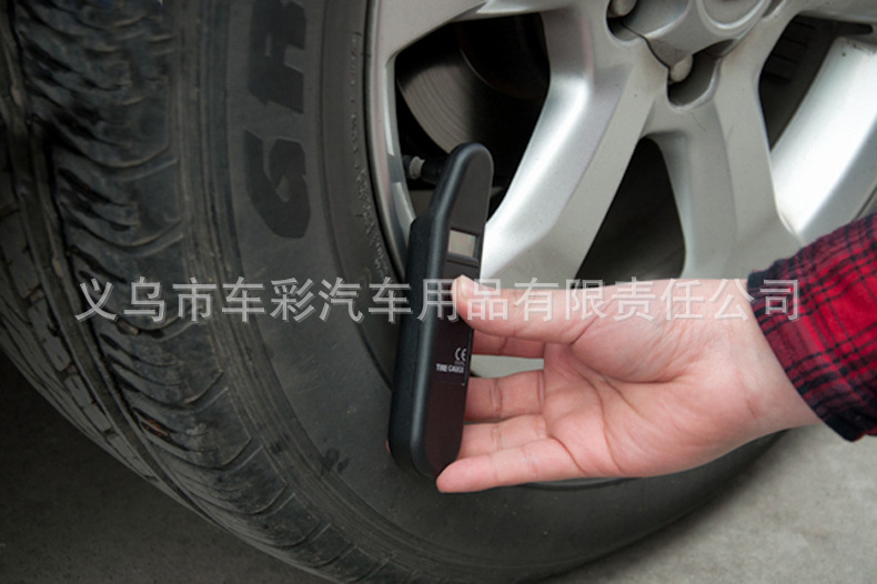 Electronic tire pressure monitoring of high precision automotive tire pressure gauge with KC802 digital display