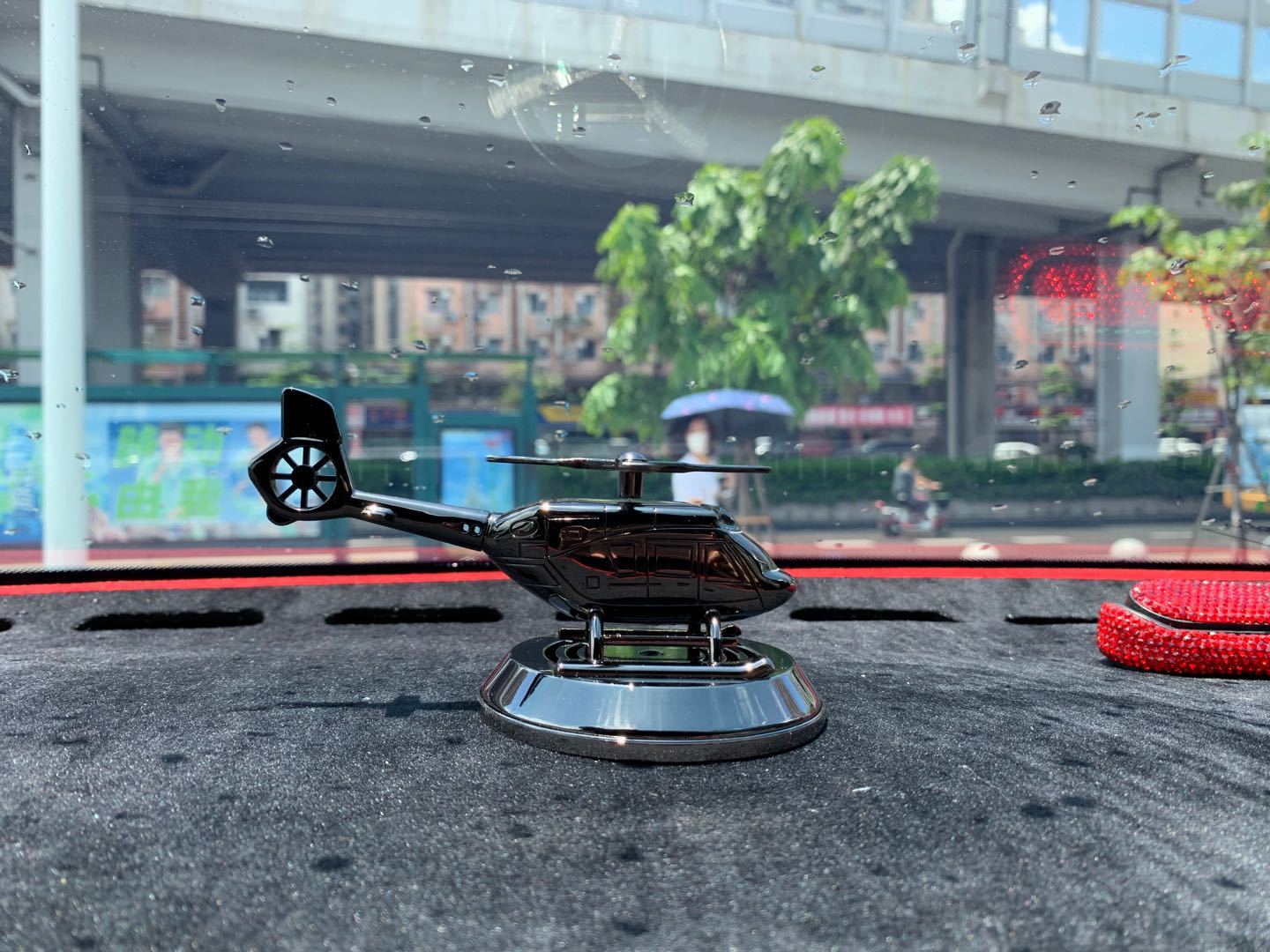 Solar Aircraft Decoration Car Perfume Helicopter Aromatherapy Seat Creative Decoration Car Decoration for Men Solar Aircraft Decoration Car Perfume Helicopter Aromatherapy Seat Creative Decoration Car Decoration for Men
