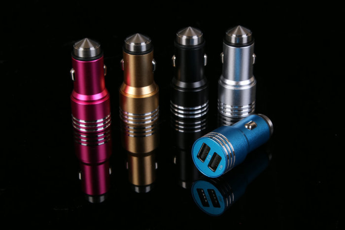 Manufacturers selling all alloy new car safety hammer mobile phone charger dual USB Car Charger 2.1A