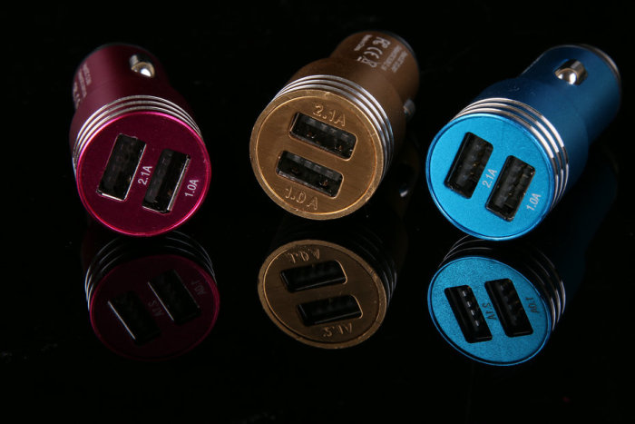 Manufacturers selling all alloy new car safety hammer mobile phone charger dual USB Car Charger 2.1A
