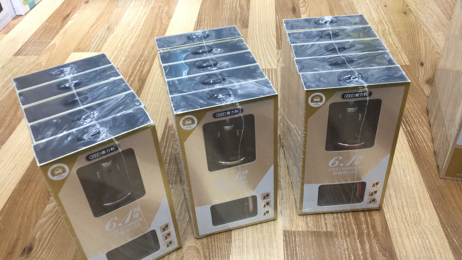 Aolico brand 6.1A quick charge car charger 3-4 USB