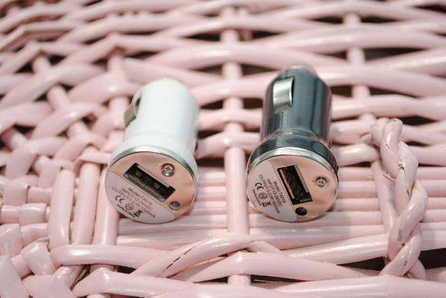502006 vehicle charging head color car charger USB charger for car bullet 502006 vehicle charging head color car charger USB charger for car bullet