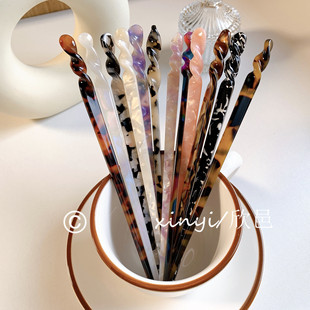 Brooch Female Pin Anti-Unwanted-Exposure Buckle Fixed Clothes Waist of Trousers Small Waist Elastic Waist Skirt Waist Safety Pin Brooch Female Pin Anti-Unwanted-Exposure Buckle Fixed Clothes Waist of Trousers Small Waist Elastic Waist Skirt Waist Safety Pin