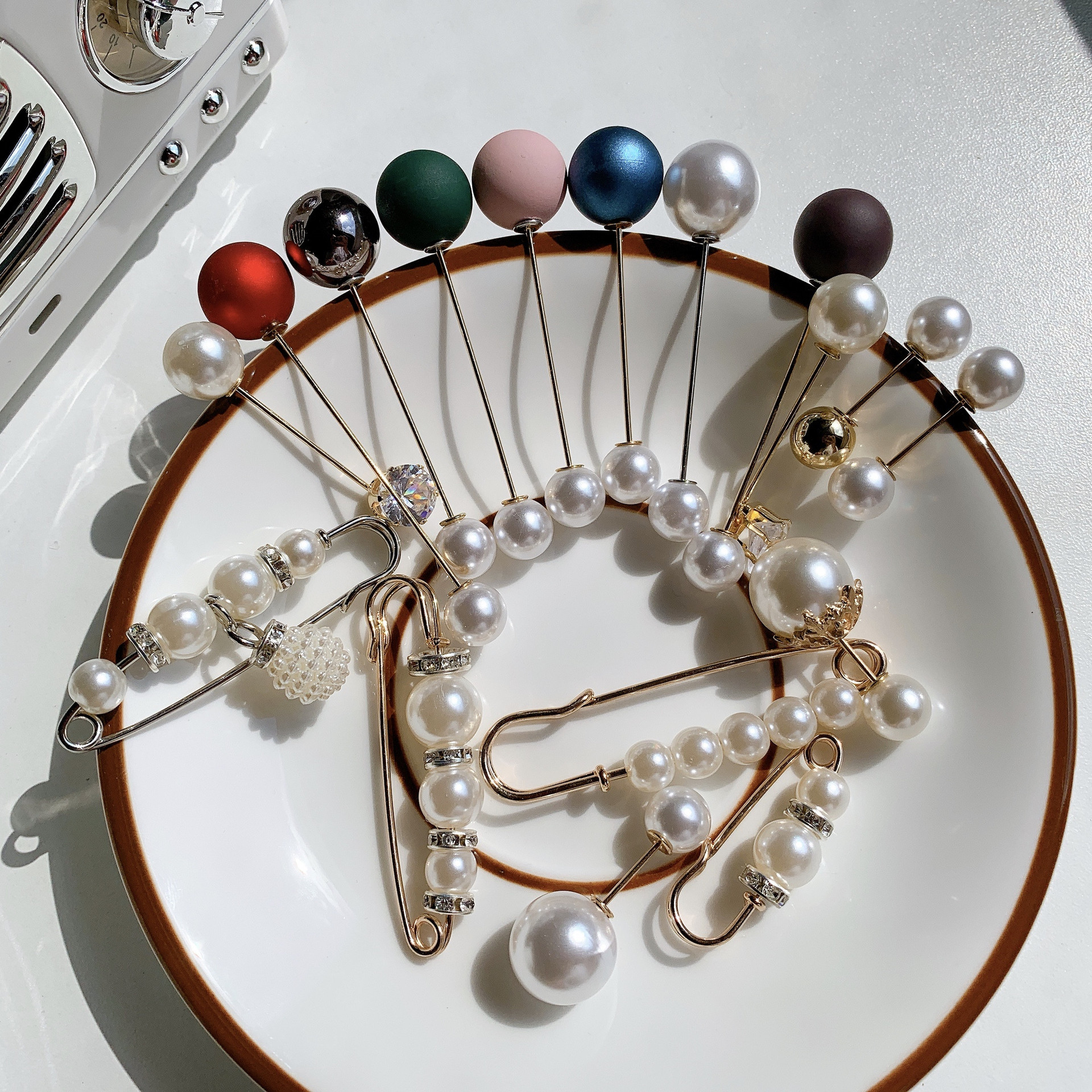 Brooch Female Pin Anti-Unwanted-Exposure Buckle Fixed Clothes Waist of Trousers Small Waist Elastic Waist Skirt Waist Safety Pin