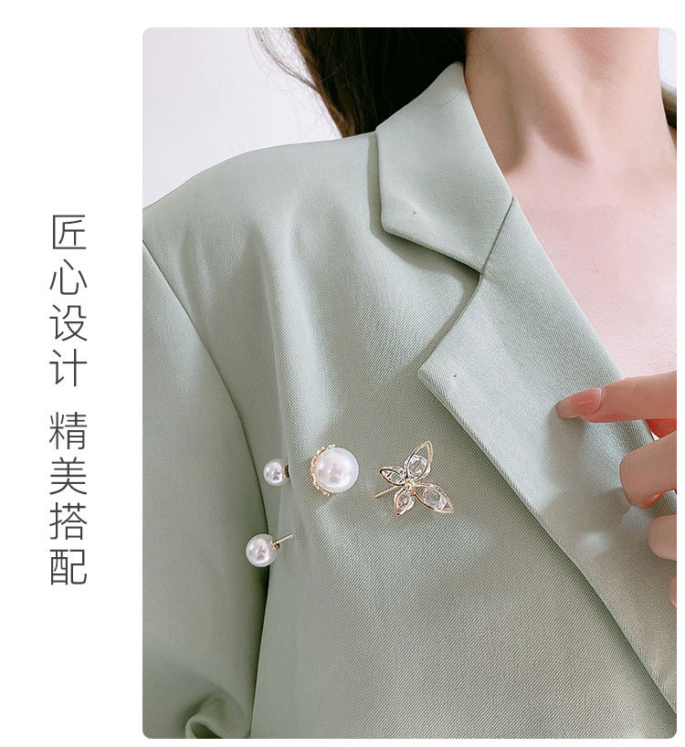Brooch Female Pin Anti-Unwanted-Exposure Buckle Fixed Clothes Waist of Trousers Small Waist Elastic Waist Skirt Waist Safety Pin Brooch Female Pin Anti-Unwanted-Exposure Buckle Fixed Clothes Waist of Trousers Small Waist Elastic Waist Skirt Waist Safety Pin