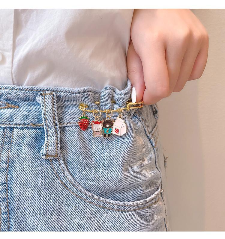 Cute Japanese Style Brooch Ins Trendy Anti-Unwanted-Exposure Buckle Personality Safety Pin Fixed Clothes Cartoon Pin Bag Accessories for Women Cute Japanese Style Brooch Ins Trendy Anti-Unwanted-Exposure Buckle Personality Safety Pin Fixed Clothes Cartoon Pin Bag Accessories for Women