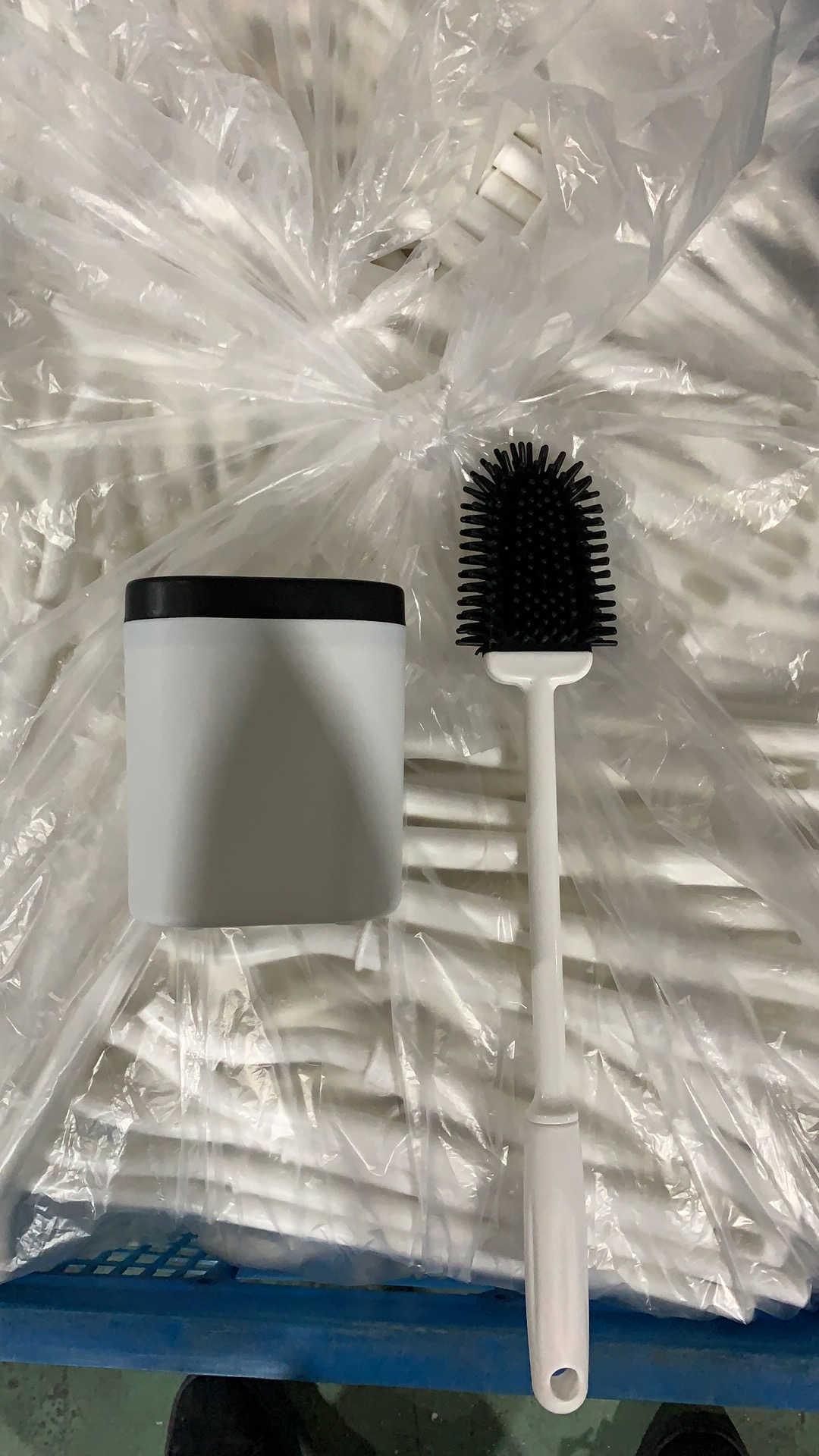 Factory in Stock Silicone Toilet Brush Non-Dead Wall-Mounted Toilet Brush New Creative Toilet Brush