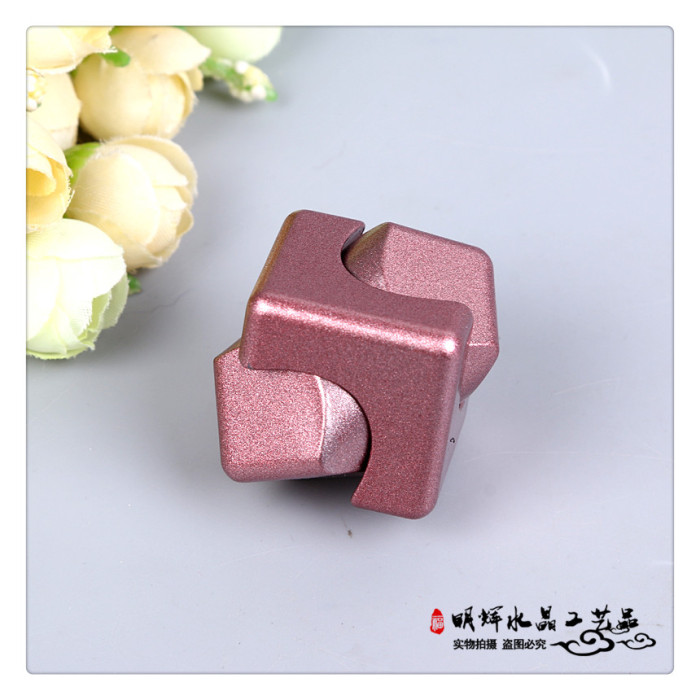 Adult decompression toy bearing rotating finger gyro classic three-leaf finger gyro