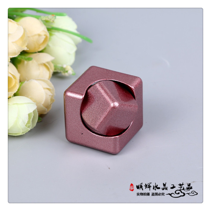 Adult decompression toy bearing rotating finger gyro classic three-leaf finger gyro
