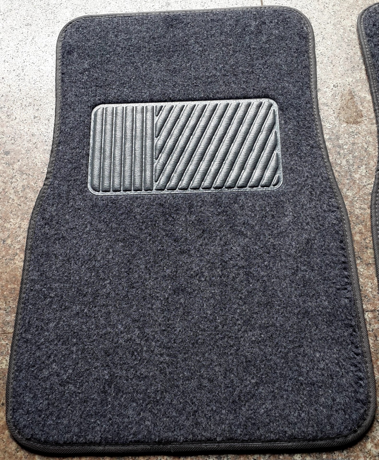 PVC Flocking Wire Loop Foot Mat Car Interior Design Supplies Embroidered Printed Logo Car Universal Foot Pad