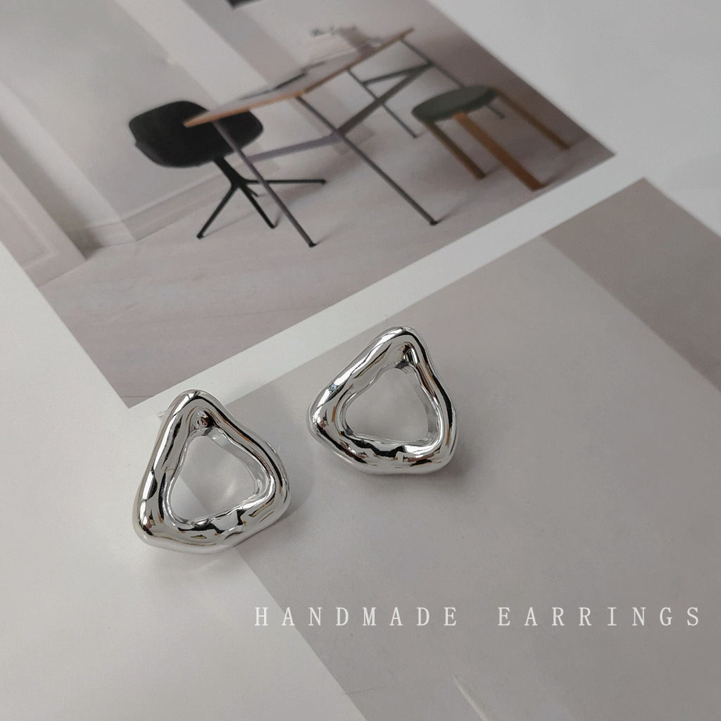 Korean-Style Gold-Plated Sterling Silver Needle Triangle Geometric European and American Simple Lines Exaggerated Curved Acrylic Earrings Ear Studs Korean-Style Gold-Plated Sterling Silver Needle Triangle Geometric European and American Simple Lines Exaggerated Curved Acrylic Earrings Ear Studs
