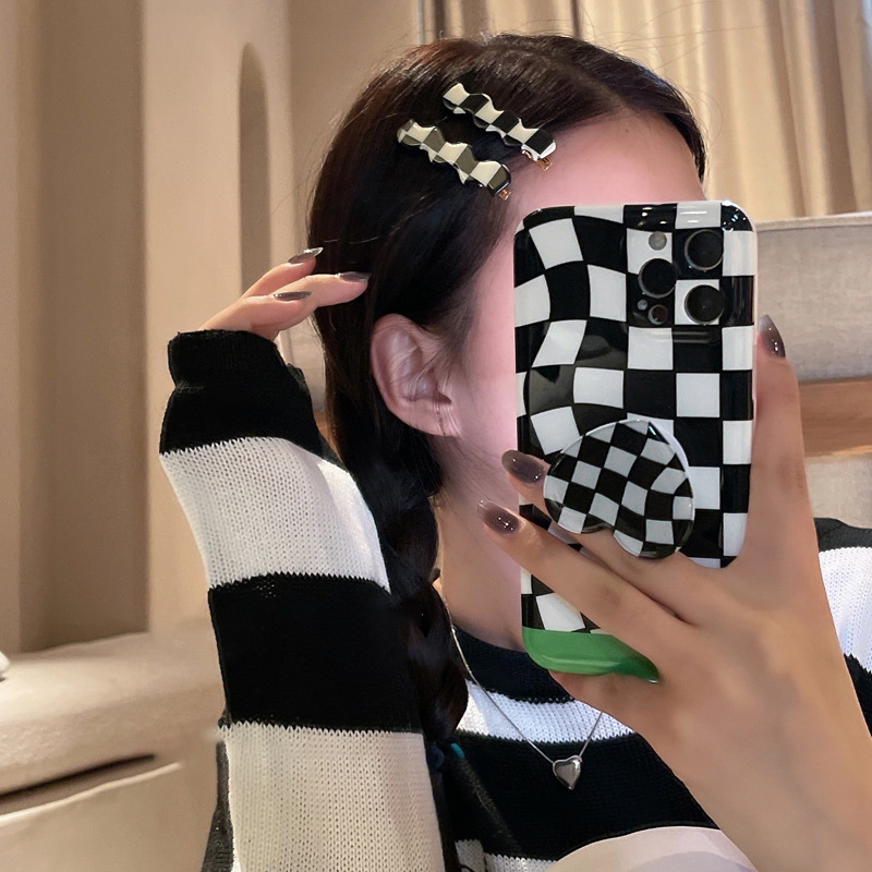 Korean Style Black and White Chessboard Plaid Barrettes Ins Girl Cute Vintage Acrylic Bangs Broken Hair Duckbill Side Clip Hair Accessories