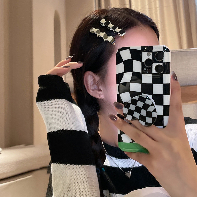 Korean Style Black and White Chessboard Plaid Barrettes Ins Girl Cute Vintage Acrylic Bangs Broken Hair Duckbill Side Clip Hair Accessories