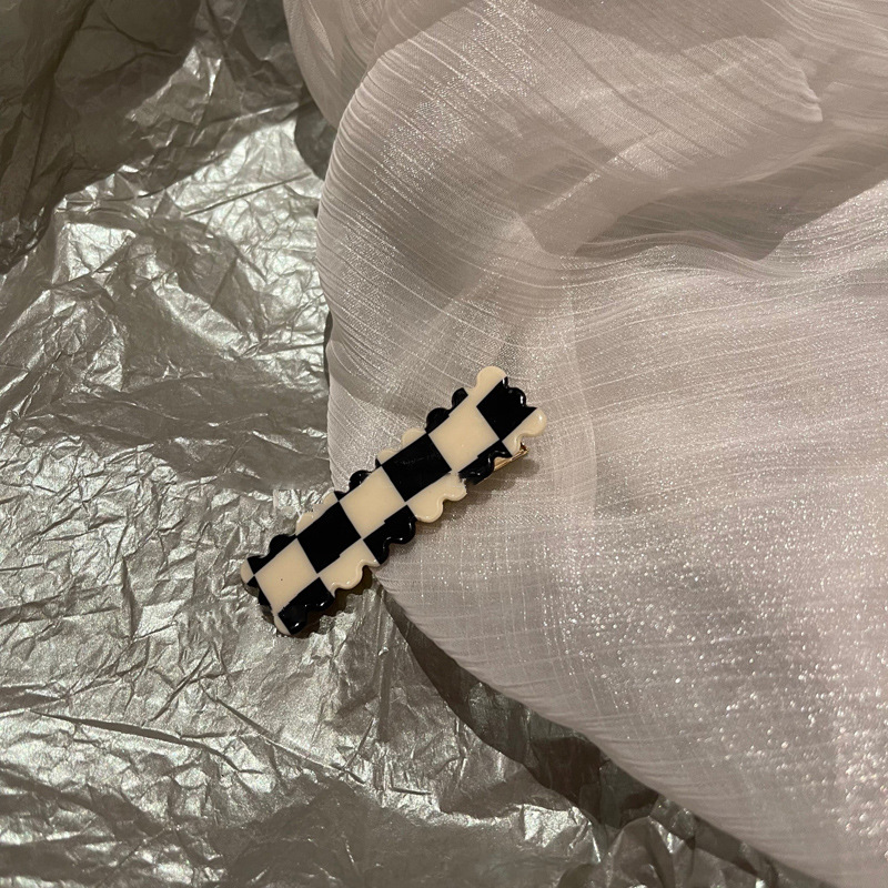 Korean Style Black and White Chessboard Plaid Barrettes Ins Girl Cute Vintage Acrylic Bangs Broken Hair Duckbill Side Clip Hair Accessories