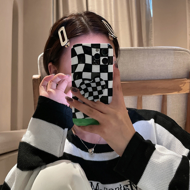 Korean Style Black and White Chessboard Plaid Barrettes Ins Girl Cute Vintage Acrylic Bangs Broken Hair Duckbill Side Clip Hair Accessories