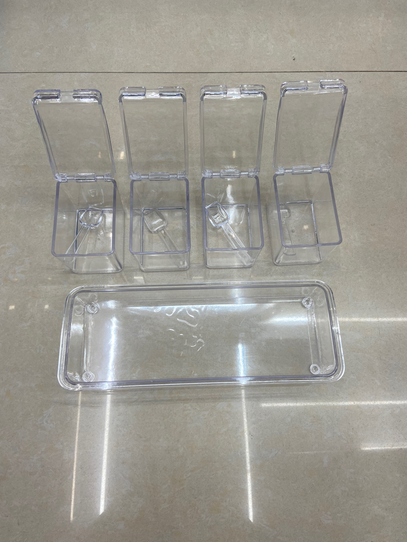 Transparent Acrylic Condiment Dispenser Four-Grid Seasoning Box Four-in-One Cruet Set with Spoon Transparent Acrylic Condiment Dispenser Four-Grid Seasoning Box Four-in-One Cruet Set with Spoon