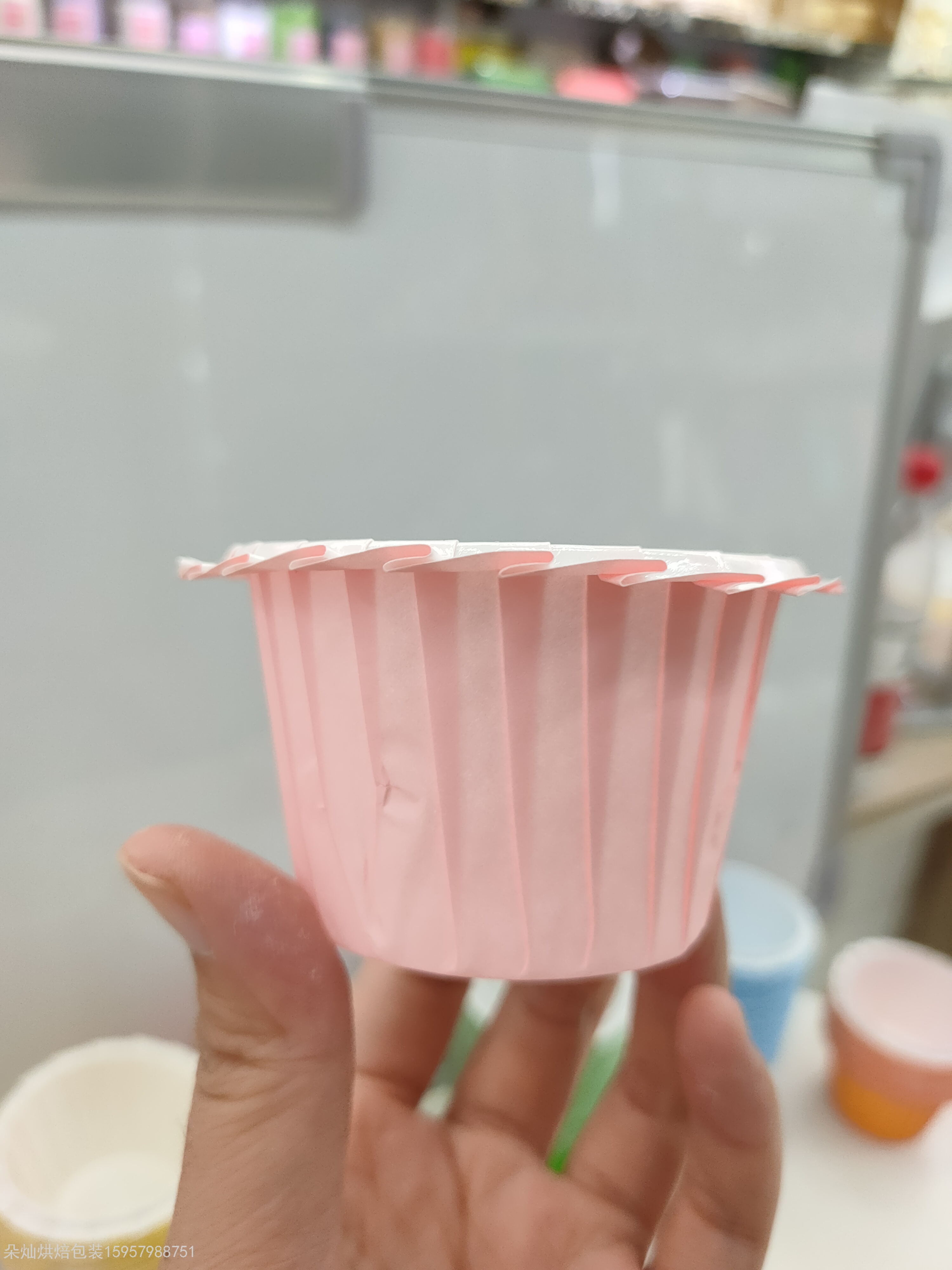 Roll Cup Solid Color Paper Cup Cake Paper Cup High Temperature Resistant Paper Cup Coated Cup Muffin Cup Cake Stand Cake Cup Roll Cup Solid Color Paper Cup Cake Paper Cup High Temperature Resistant Paper Cup Coated Cup Muffin Cup Cake Stand Cake Cup