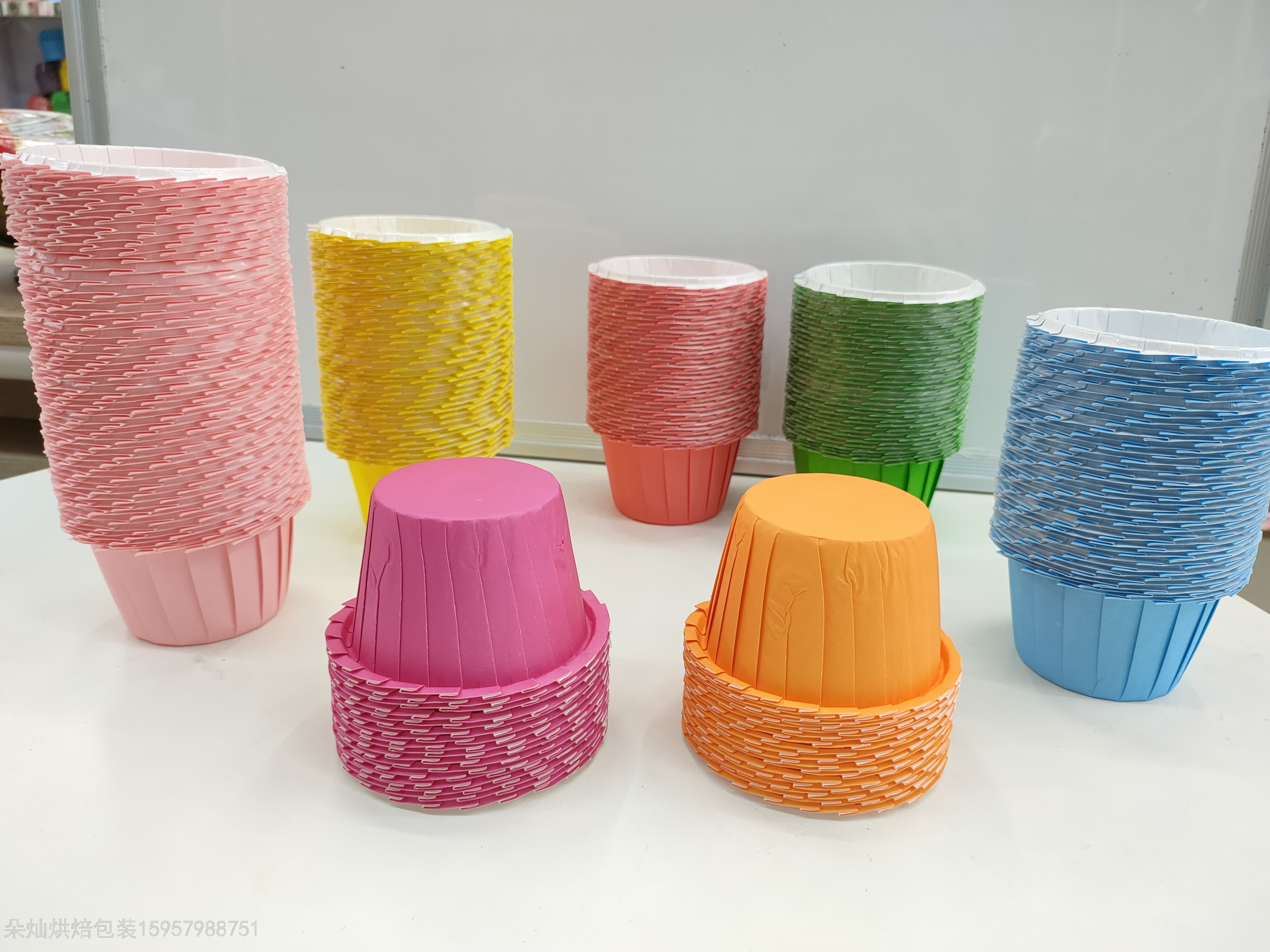 Roll Cup Solid Color Paper Cup Cake Paper Cup High Temperature Resistant Paper Cup Coated Cup Muffin Cup Cake Stand Cake Cup Roll Cup Solid Color Paper Cup Cake Paper Cup High Temperature Resistant Paper Cup Coated Cup Muffin Cup Cake Stand Cake Cup