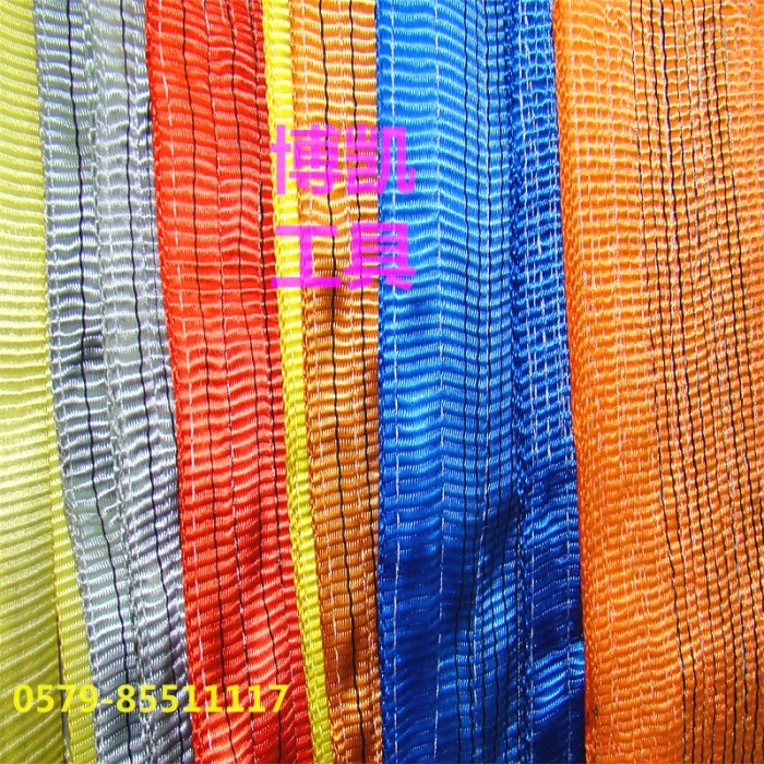 High strength and high strength double layer polyester tape for the mechanical lifting of the crane