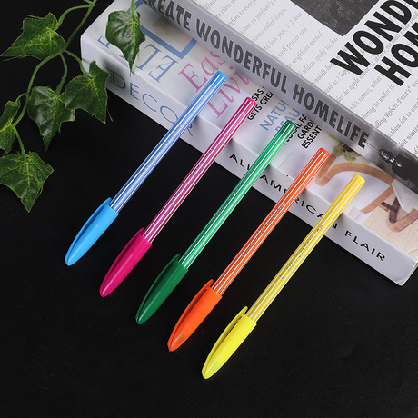 Wholesale spot Korean can replace the core color ball stripe design writing smooth ball pen stationery