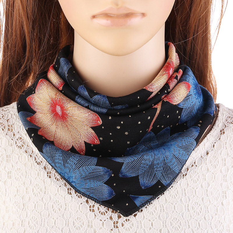 Factory Wholesale Printing Triangular Binder Korean Style Small Silk Scarf Scarf Women&#039;s Thin Fashion Scarf One Piece Dropshipping