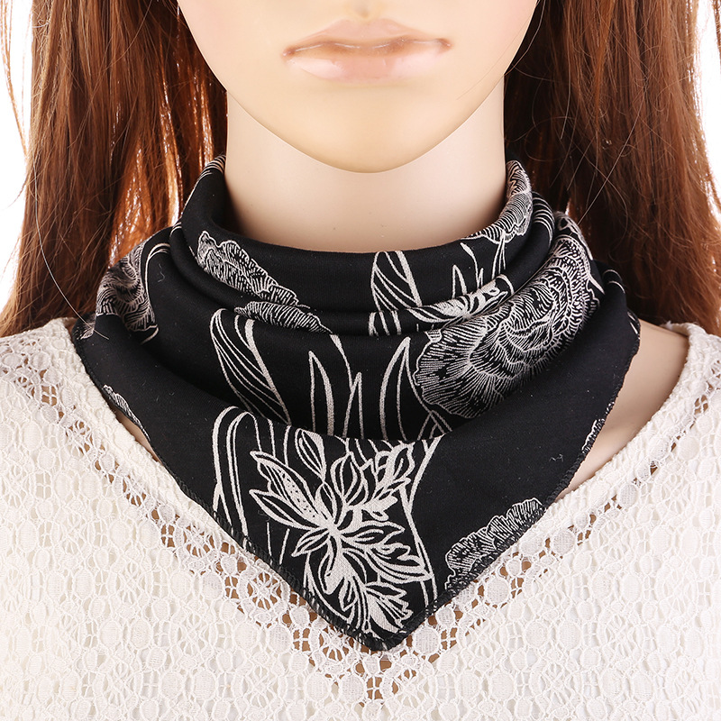Factory Wholesale Printing Triangular Binder Korean Style Small Silk Scarf Scarf Women's Thin Fashion Scarf One Piece Dropshipping
