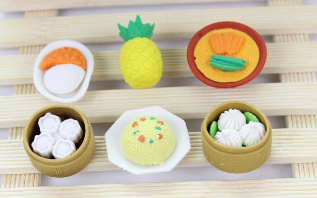 The eraser small plump steamed suction card eraser