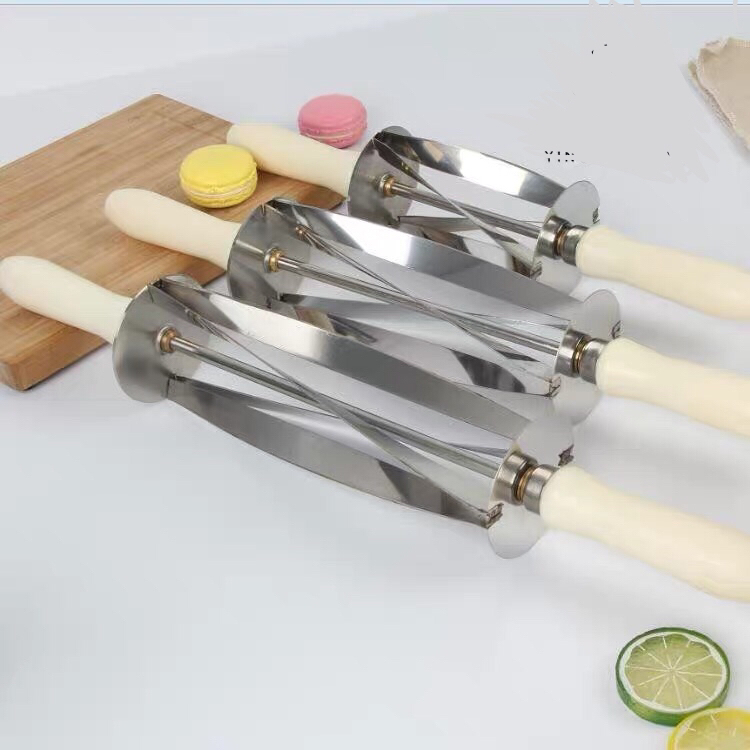 Hand - held triangular stainless steel dough wheel cutter croissant cutter for cutting surface