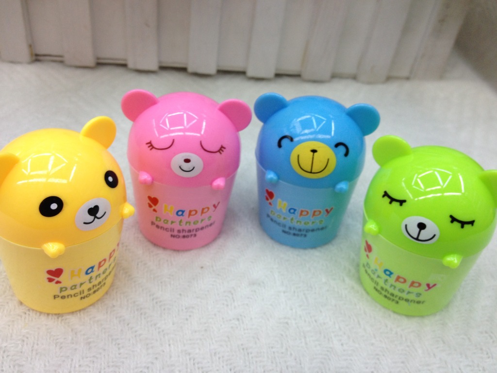 Creative stationery supplies cartoon bear pencil sharpener han edition double hole plastic pencil sharpener Creative stationery supplies cartoon bear pencil sharpener han edition double hole plastic pencil sharpener
