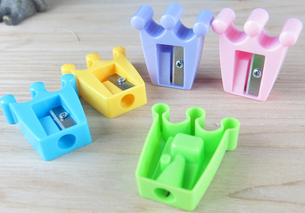 Crown stylized pencil sharpener with manual single hole pencil sharpener Crown stylized pencil sharpener with manual single hole pencil sharpener