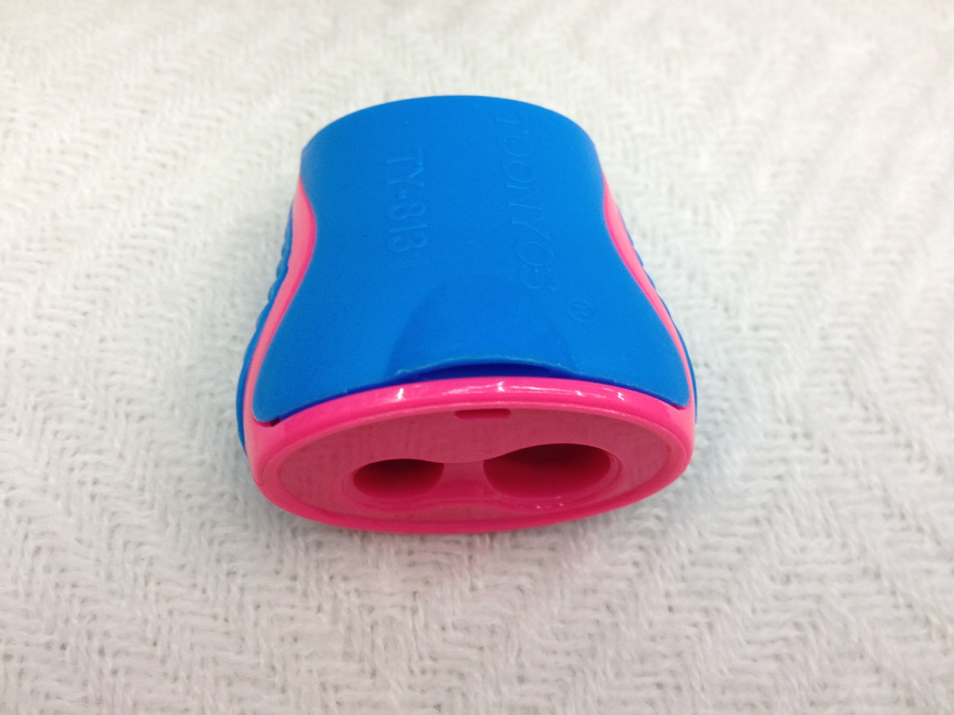 Geometric modelling double - hole pencil sharpener plastic big hole gouging wholesale