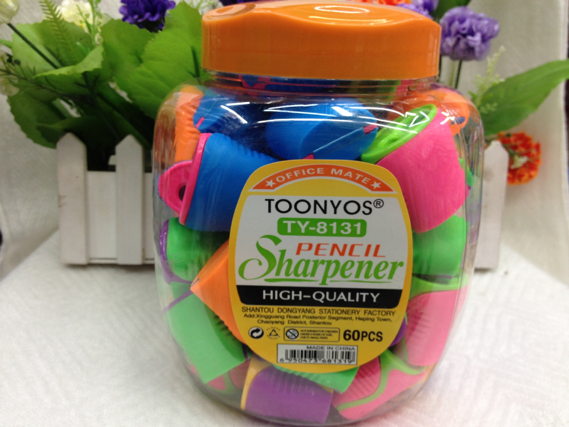 Geometric modelling double - hole pencil sharpener plastic big hole gouging wholesale
