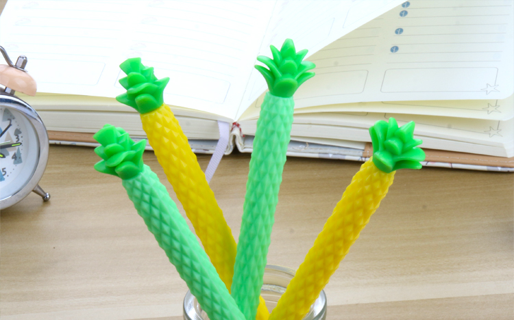 Factory Direct Sales New Fresh Pineapple Black Gel Pen Student Studying Stationery Wholesale Customizable Logo Factory Direct Sales New Fresh Pineapple Black Gel Pen Student Studying Stationery Wholesale Customizable Logo