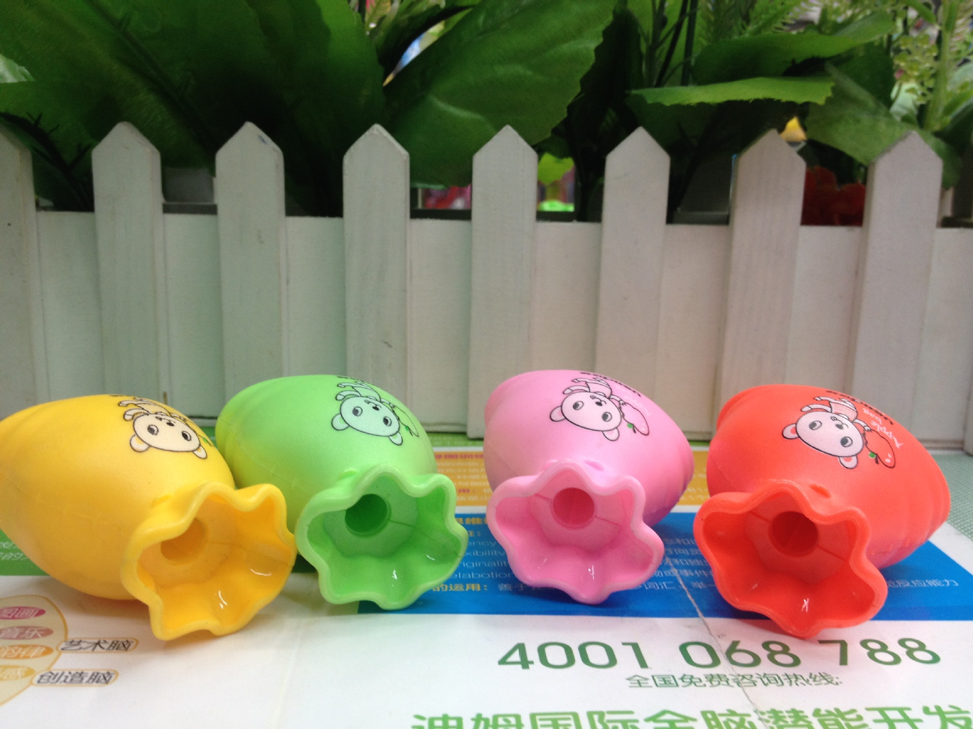 Pocket pencil sharpener students stationery wholesale candy color single-hole pencil sharpener Pocket pencil sharpener students stationery wholesale candy color single-hole pencil sharpener