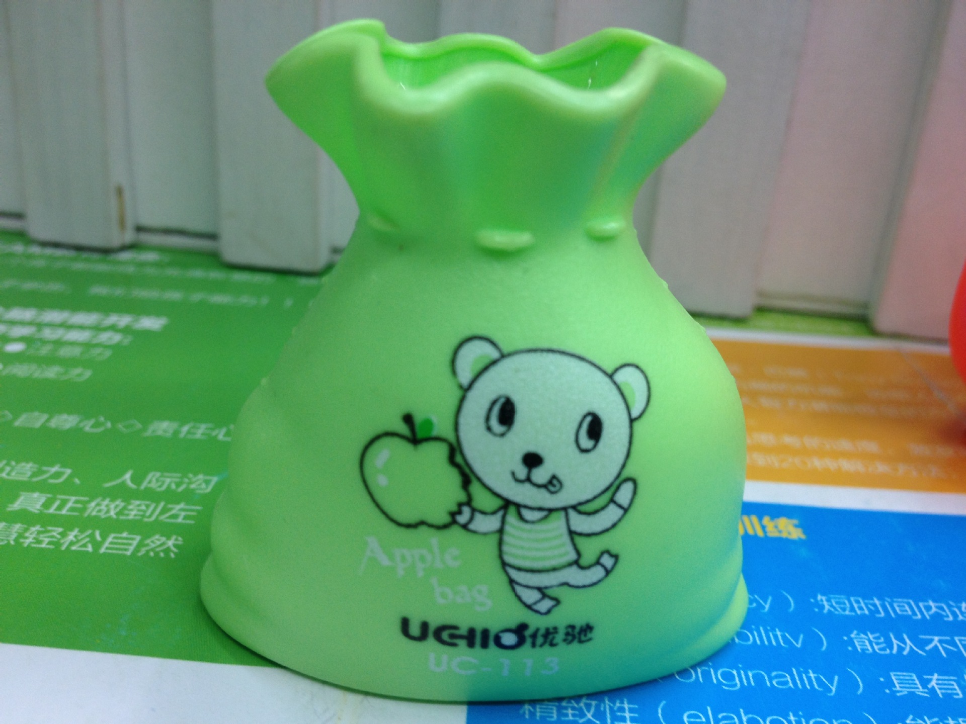 Pocket pencil sharpener students stationery wholesale candy color single-hole pencil sharpener Pocket pencil sharpener students stationery wholesale candy color single-hole pencil sharpener