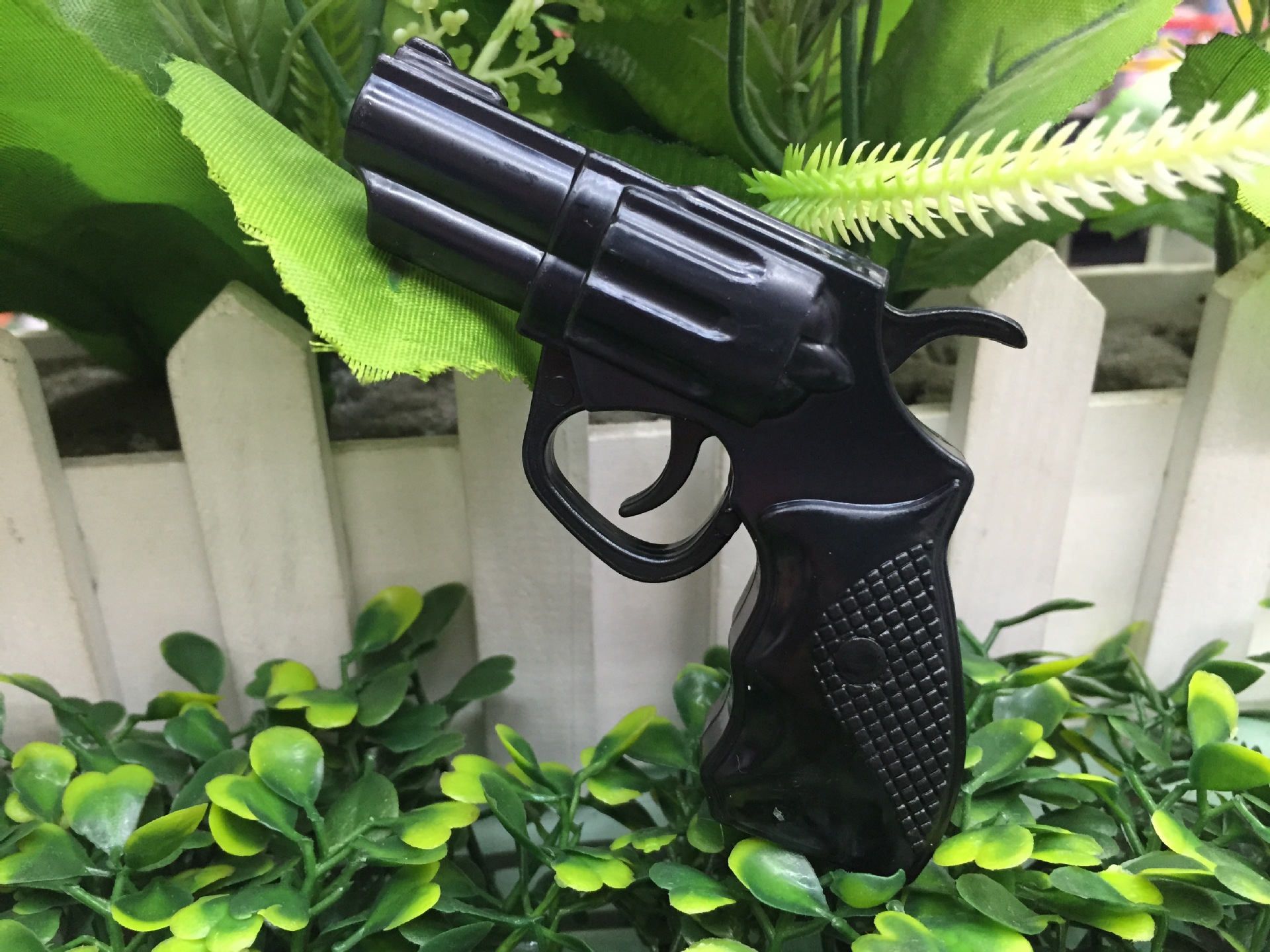 Children pistol style pencil sharpener plastic single-hole student pencil sharpener Children pistol style pencil sharpener plastic single-hole student pencil sharpener