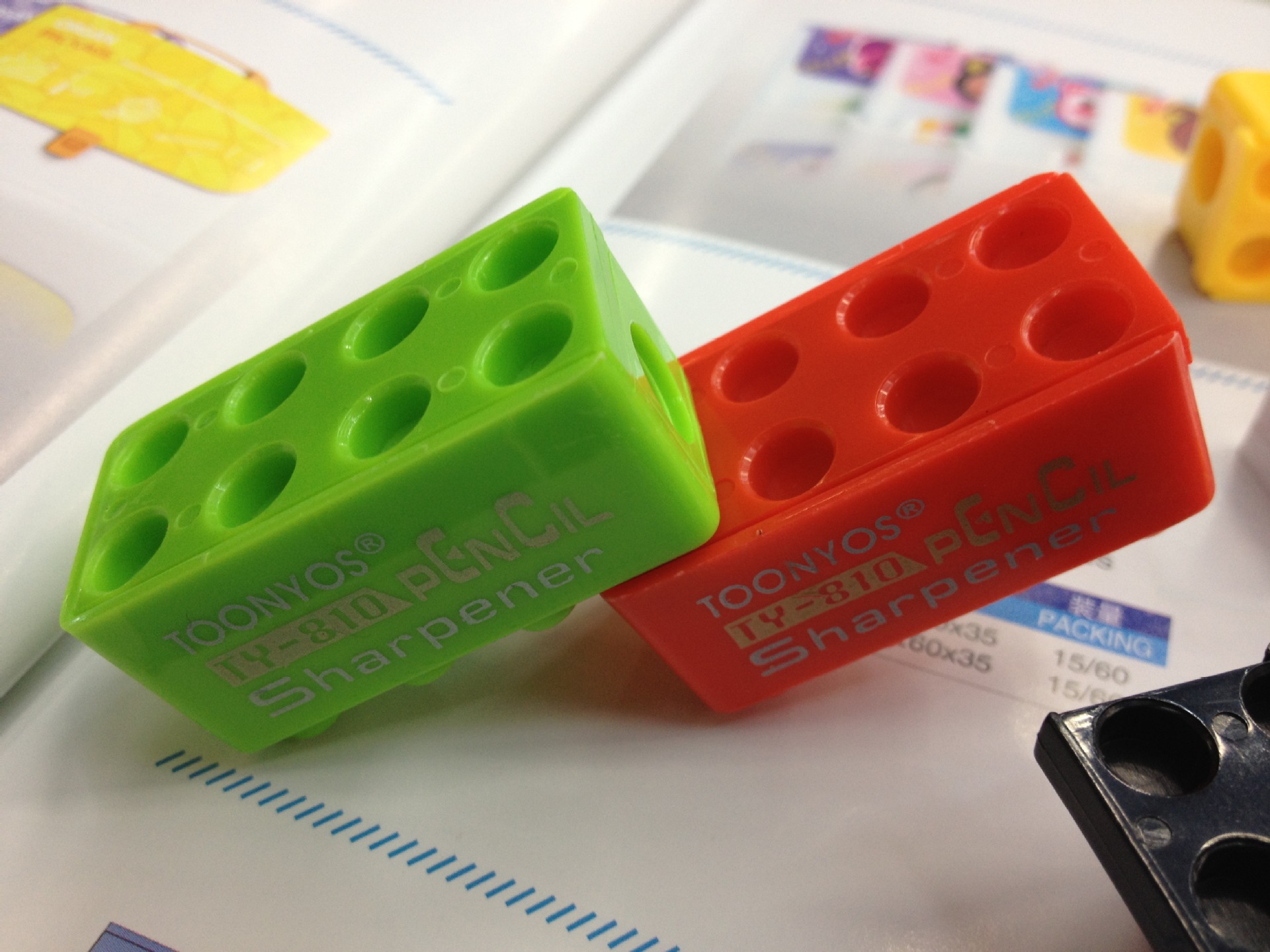 Manufacturer direct sale hot style simulation blocks pencil sharpener candy color cartoon small pencil sharpener Manufacturer direct sale hot style simulation blocks pencil sharpener candy color cartoon small pencil sharpener