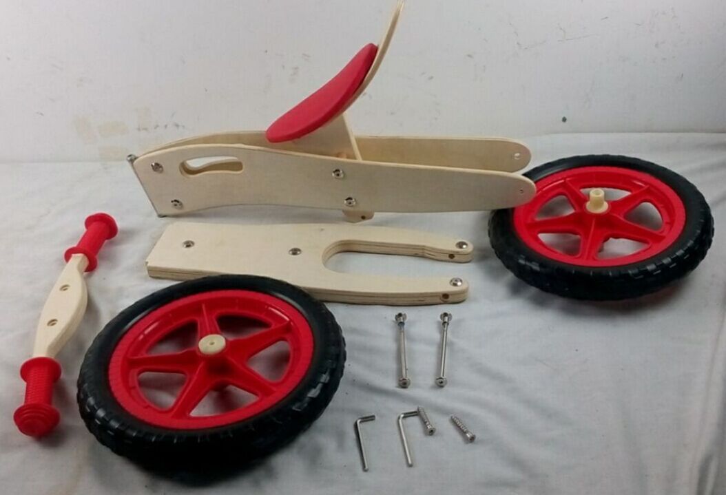 Export German wooden children's body sense balance car wooden sliding balance pedal-car children's educational toy car.