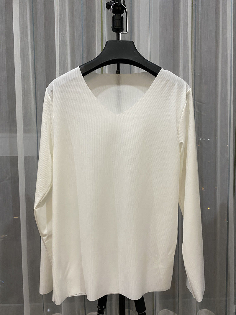 sleeved Ice Cream Tshirt for women with solid color base for SpringSummerAutumn thin vneck long sleeve trackless top sleeved Ice Cream Tshirt for women with solid color base for SpringSummerAutumn thin vneck long sleeve trackless top
