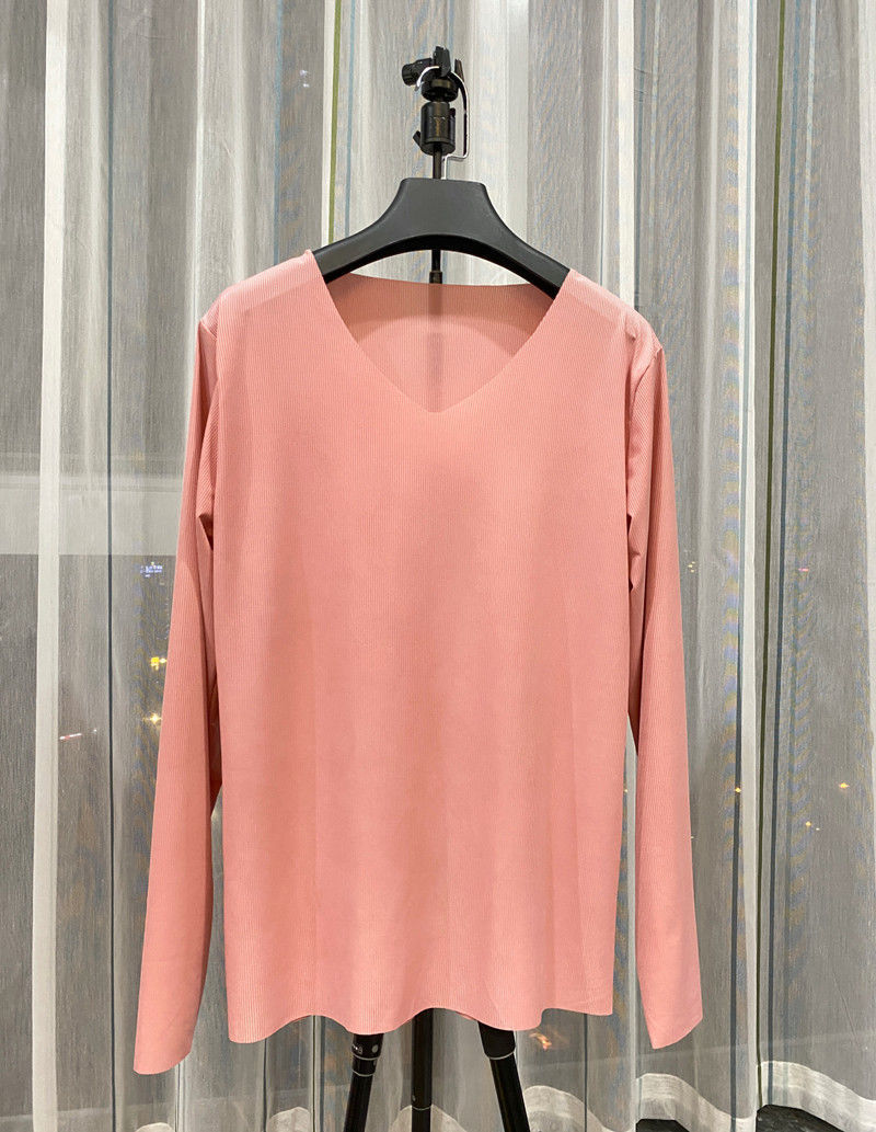 sleeved Ice Cream Tshirt for women with solid color base for SpringSummerAutumn thin vneck long sleeve trackless top sleeved Ice Cream Tshirt for women with solid color base for SpringSummerAutumn thin vneck long sleeve trackless top