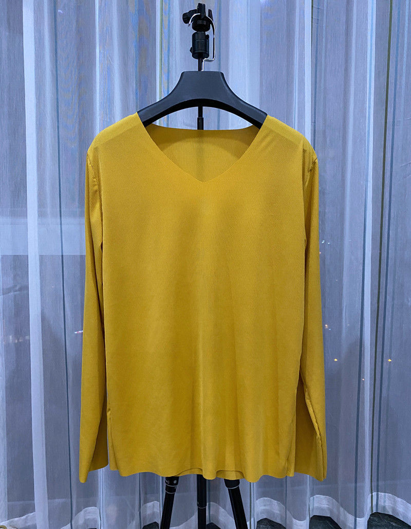 sleeved Ice Cream Tshirt for women with solid color base for SpringSummerAutumn thin vneck long sleeve trackless top sleeved Ice Cream Tshirt for women with solid color base for SpringSummerAutumn thin vneck long sleeve trackless top