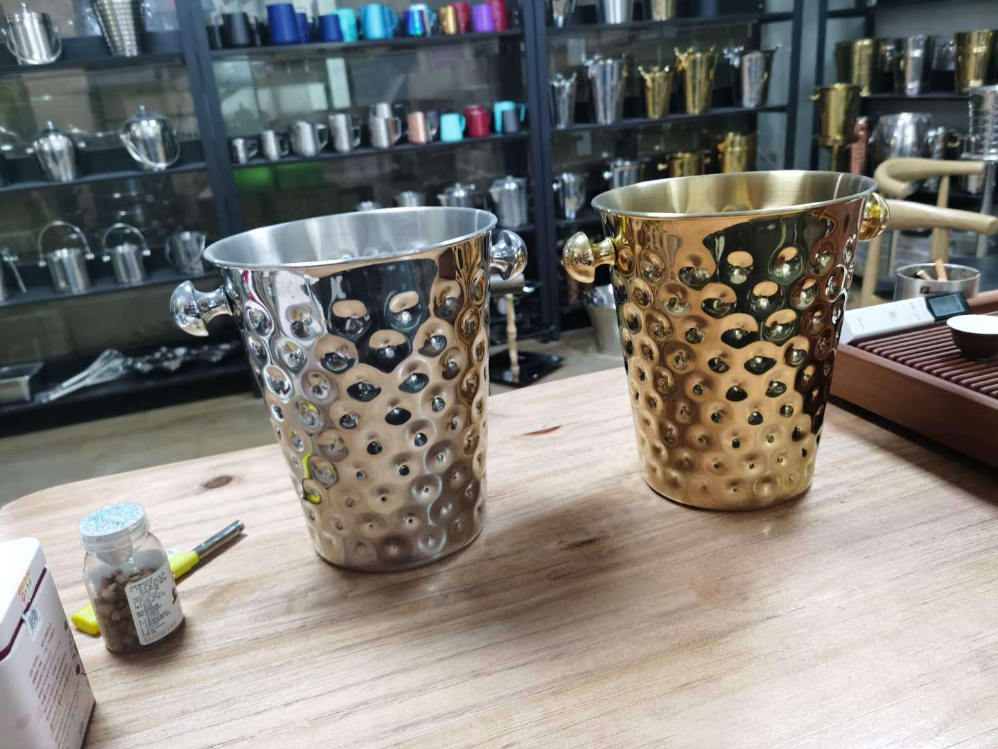 Stainless Steel Horn Champagne Bucket Hammer Pattern Champagne Barrel-Type Red Wine Barrel Hotel Bar KTV Ice Bucket Stainless Steel Horn Champagne Bucket Hammer Pattern Champagne Barrel-Type Red Wine Barrel Hotel Bar KTV Ice Bucket