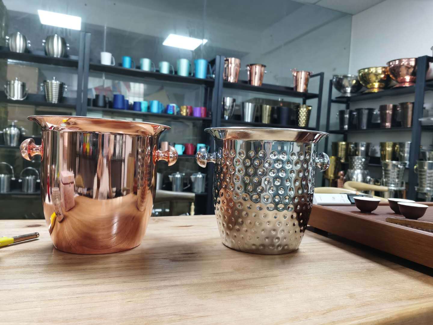 Stainless Steel Horn Champagne Bucket Hammer Pattern Champagne Barrel-Type Red Wine Barrel Hotel Bar KTV Ice Bucket Stainless Steel Horn Champagne Bucket Hammer Pattern Champagne Barrel-Type Red Wine Barrel Hotel Bar KTV Ice Bucket