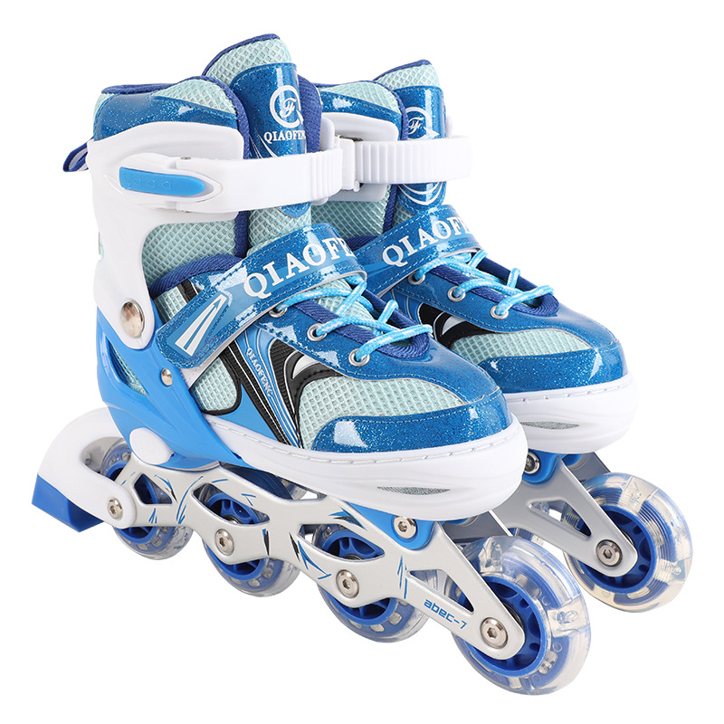 Factory Direct Supply 2018 New Single Row the Skating Shoes Children Flash Suit Adult Pu Skates Men and Women Speed Skating