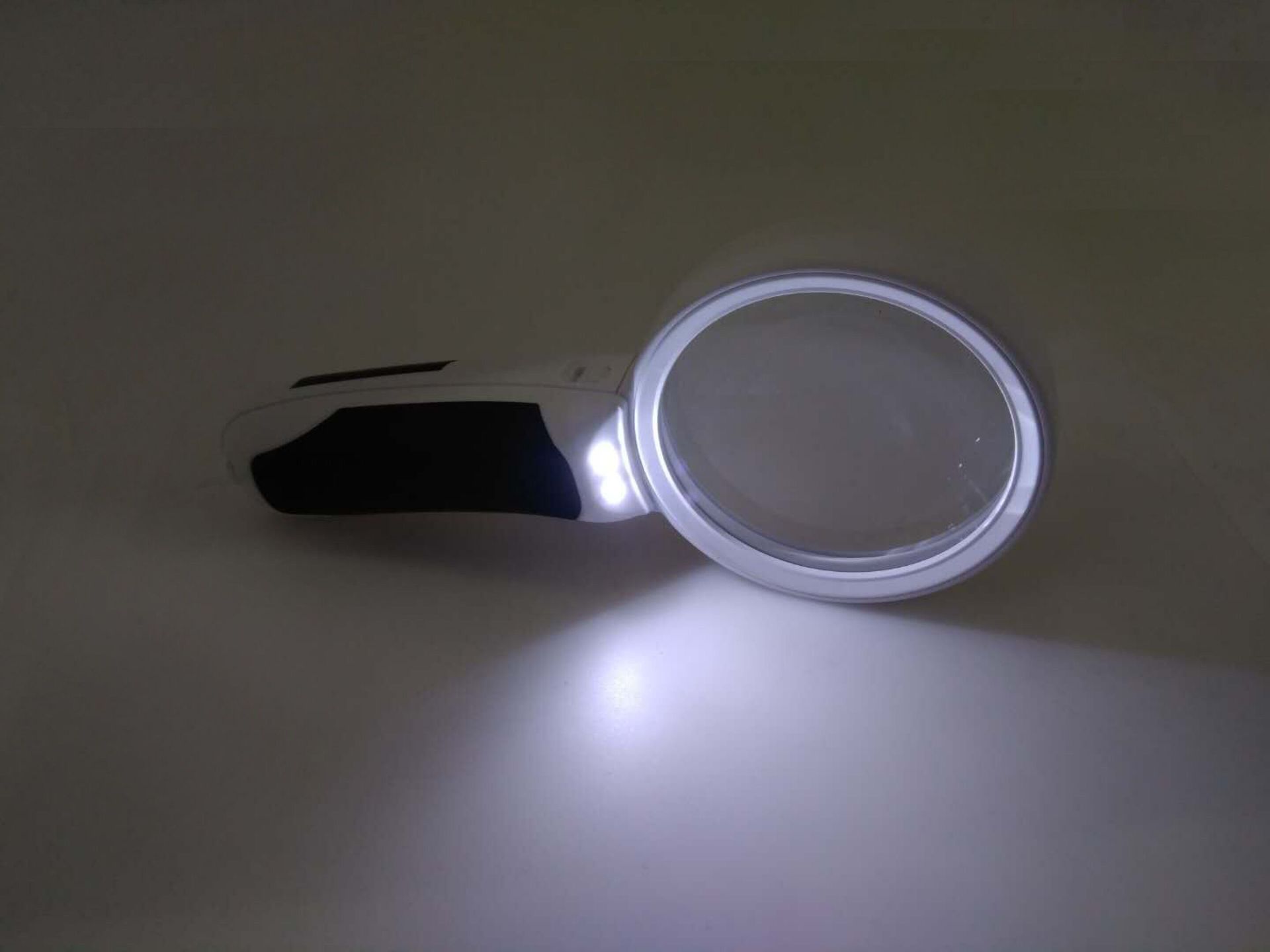 Handheld 77390b HD High Power 5 Times Double Acrylic Lens Elderly Reading LED Light Magnifying Glass
